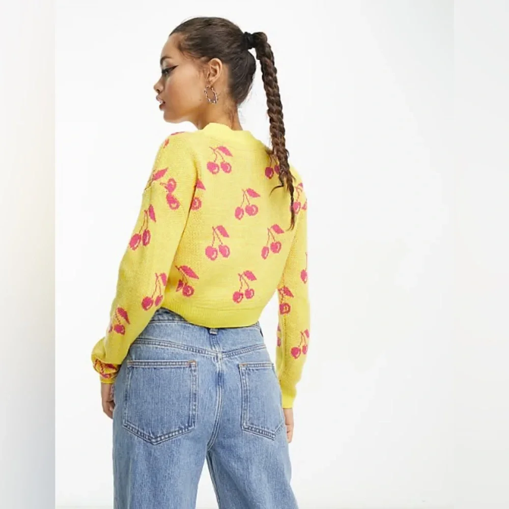 NOISY MAY Cosmic V-Neck Cardigan Cherry